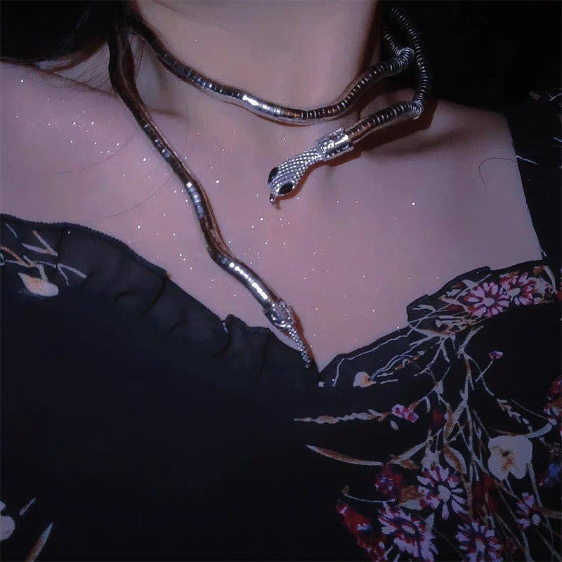 Snake Bone Chain Necklace Collar