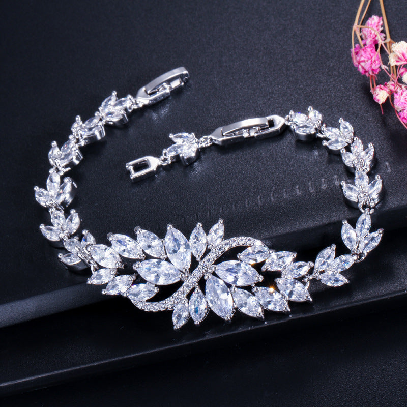 Women's Bingling Flower Zircon Bracelet