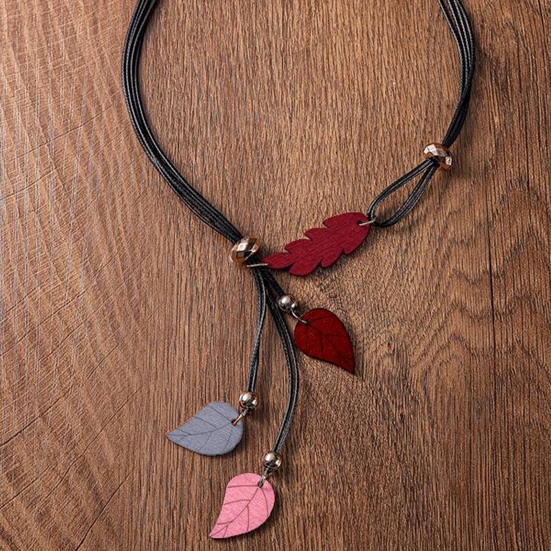 Ethnic Style Wooden Leaf Pendant Necklace Vintage